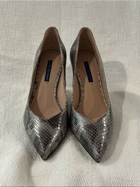 Stuart Weitzman Leather Silver Snakeskin Pattern Pointed Toe Pumps